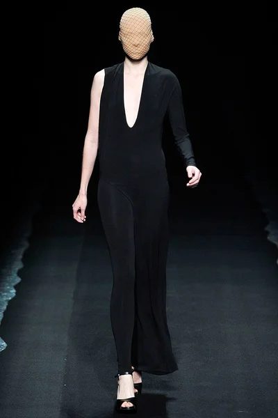 Look 27